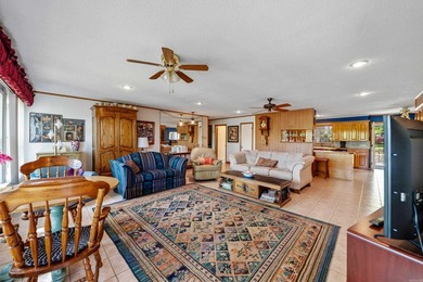 This Lake Hamilton home is located in a Quiet Cove right off the - photo 8