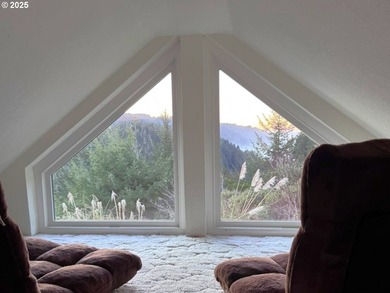 Turnkey Ocean View Cabin - Updated, Income-Producing & Steps to - photo 30