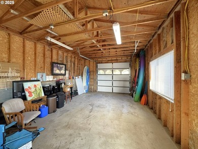 Turnkey Ocean View Cabin - Updated, Income-Producing & Steps to - photo 39