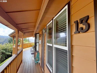 Turnkey Ocean View Cabin - Updated, Income-Producing & Steps to - photo 41