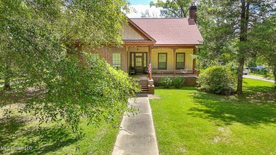 Escape to your own private retreat. This 3 bedroom 2 bathroom - photo 3