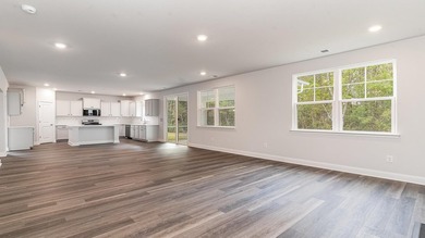 Unique floorplan with plenty of space to spread out and a - photo 4