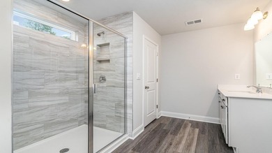 Unique floorplan with plenty of space to spread out and a - photo 8