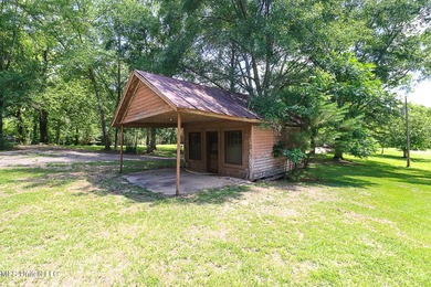 Escape to your own private retreat. This 3 bedroom 2 bathroom - photo 8