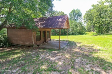 Escape to your own private retreat. This 3 bedroom 2 bathroom - photo 9