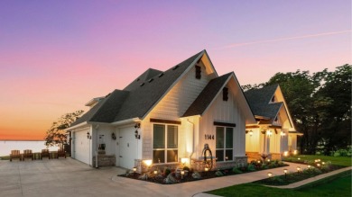 Waterfront Modern Farmhouse Gem - photo 1