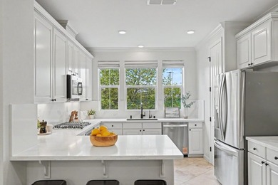 Welcome to this beautifully maintained, EAST-FACING home - photo 12