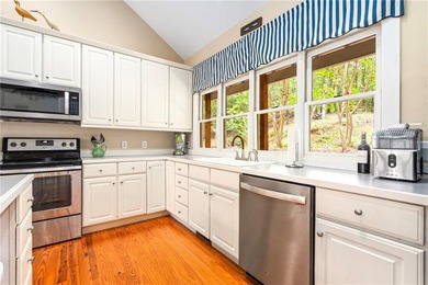 Talk about quintessential Lake Martin cabin living in a PRIME - photo 17