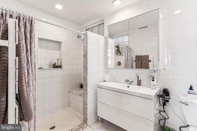 Fabulous Flat in the Heart of Rittenhouse Square - Sun-drenched - photo 6
