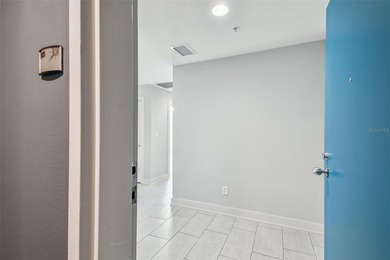 Virtually Staged. Stunning Corner Unit in the Heart of Tampa's - photo 3