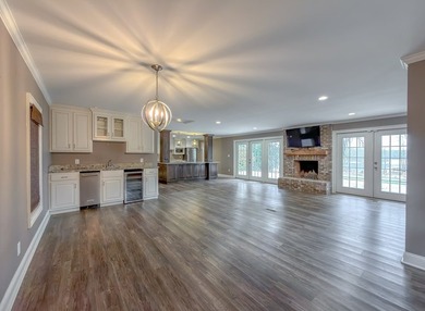 Private Retreat in the heart of Beautiful Lake Douglas. Nestled - photo 3