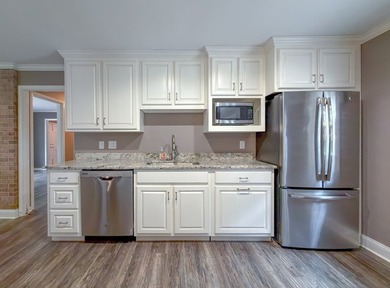 Private Retreat in the heart of Beautiful Lake Douglas. Nestled - photo 9