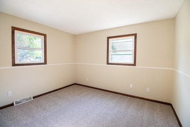 Welcome to this west-facing, move-in-ready split-entry home - photo 13