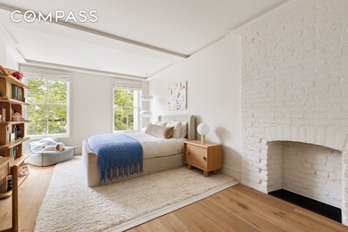Set on a bucolic stretch of Henry Street in the heart of Cobble - photo 14