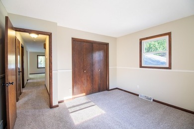 Welcome to this west-facing, move-in-ready split-entry home - photo 14