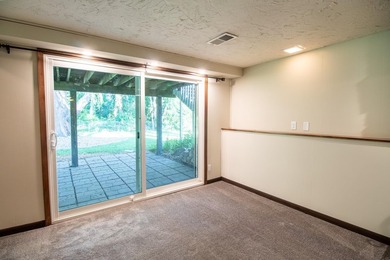Welcome to this west-facing, move-in-ready split-entry home - photo 19