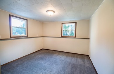 Welcome to this west-facing, move-in-ready split-entry home - photo 20