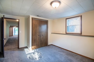 Welcome to this west-facing, move-in-ready split-entry home - photo 21