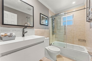 Welcome to this stunningly updated 3-bedroom, 3-bathroom home in - photo 22
