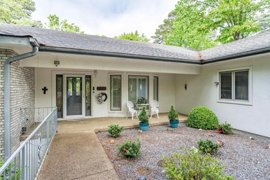Enjoy lakefront living on beautiful Lake Balboa in this - photo 4