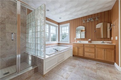 Tucked into the heart of Usquepaugh Hills, this West Kingston - photo 27
