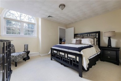 Tucked into the heart of Usquepaugh Hills, this West Kingston - photo 30