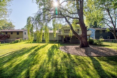 Welcome to this west-facing, move-in-ready split-entry home - photo 33
