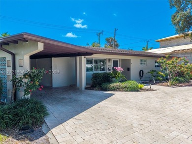 Welcome to this stunningly updated 3-bedroom, 3-bathroom home in - photo 44