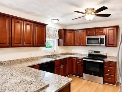 Charming 3-Bedroom Home in Warwick's Desirable Lockwood - photo 4