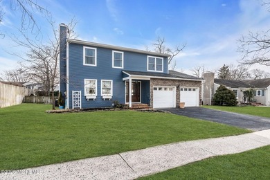 Welcome to 6 Lisa Dr, Brand NEW ROOF! This spacious 5-bedroom, 2 - photo 8