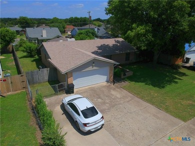Quiet neighborhood with easy access to Fort Hood. Full brick - photo 3