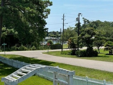 Located in the desirable Middle Sound Loop area, this nearly - photo 4