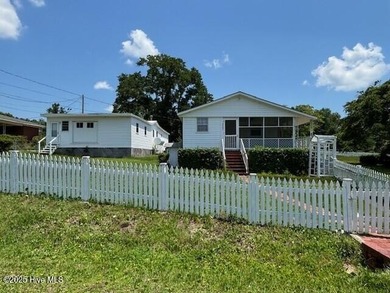 Located in the desirable Middle Sound Loop area, this nearly - photo 5