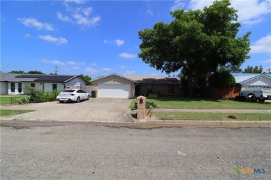 Quiet neighborhood with easy access to Fort Hood. Full brick - photo 5