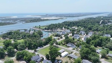 Located in the desirable Middle Sound Loop area, this nearly - photo 6