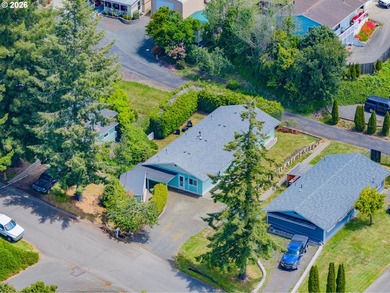 Welcome home to this well-maintained 4-bedroom, 2-bath - photo 3
