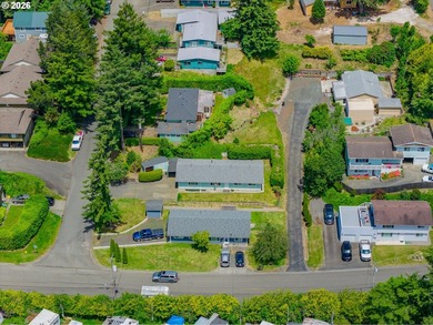 Welcome home to this well-maintained 4-bedroom, 2-bath - photo 5