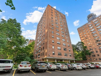 Welcome to this beautifully maintained two-bedroom apartment in - photo 2