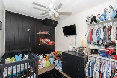 Affordable and adorable! Cozy 2 bedroom 1 bath with a 12x16 up - photo 15