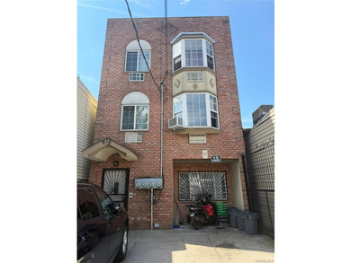 Welcome to this fully detached multi-family property located in - photo 1
