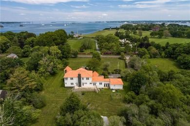 An Unrivaled Newport Enclave! Discover a rare sanctuary of - photo 4