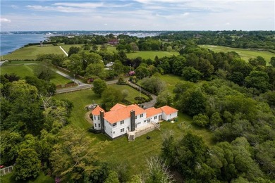 An Unrivaled Newport Enclave! Discover a rare sanctuary of - photo 5