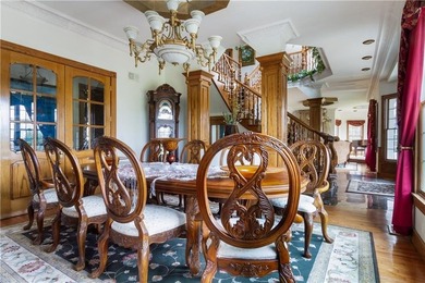 An Unrivaled Newport Enclave! Discover a rare sanctuary of - photo 8