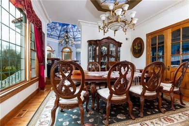 An Unrivaled Newport Enclave! Discover a rare sanctuary of - photo 9