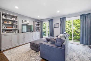 Welcome to the Glen! This two-level townhome boasts 1500+ square - photo 9