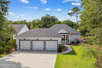 3-Bed Coastal Home in Coosaw Point with Fireplaces, 3-Car Garage