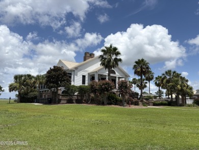 3-Bed Coastal Home in Coosaw Point with Fireplaces, 3-Car Garage