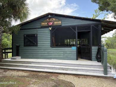 3-Bed Coastal Home in Coosaw Point with Fireplaces, 3-Car Garage