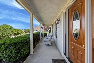 Welcome to a stately home ideally sited in desirable Ferncliffe - photo 3