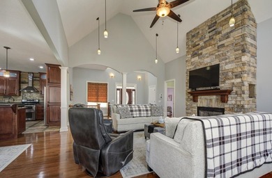 Experience lake living in this beautifully designed 4 bedroom, 3 - photo 9